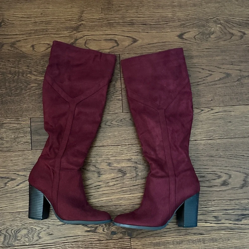 Elegant Burgundy Knee-High Boots - Picture 1 of 6